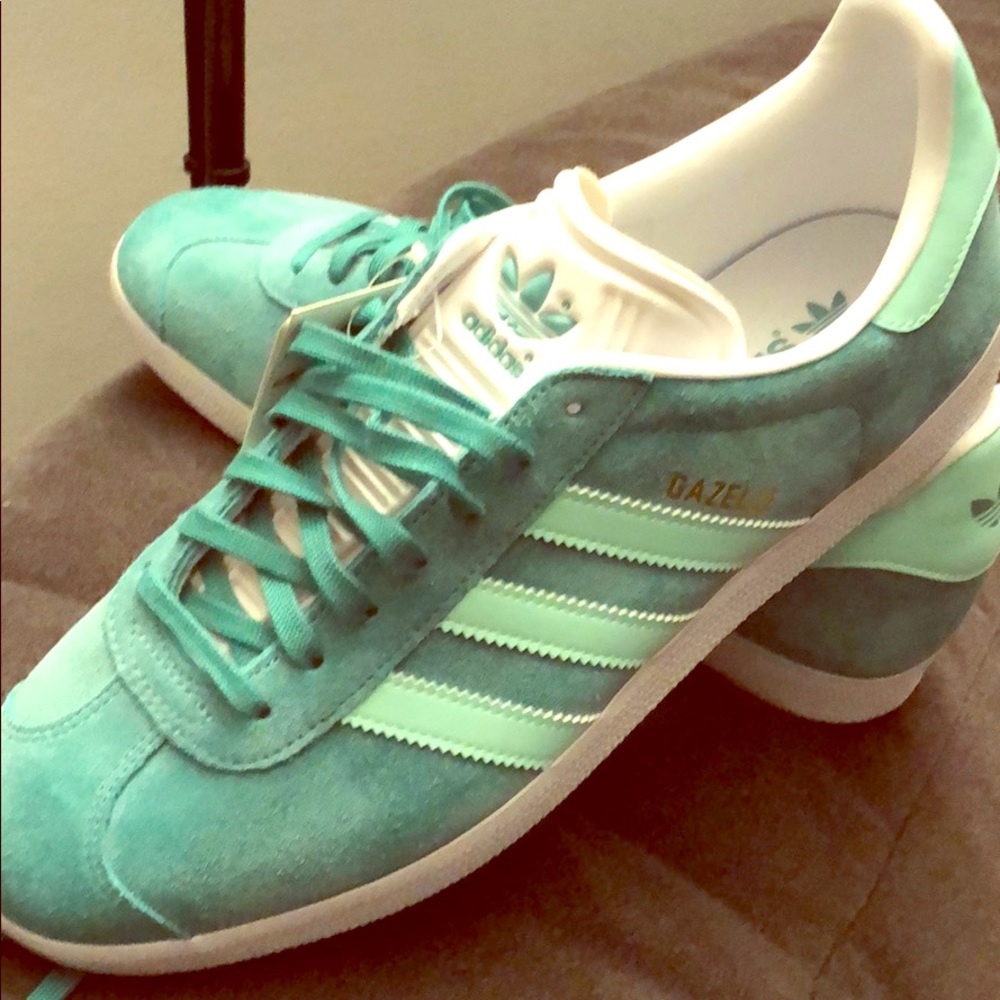 Brand new adidas with tag rare color.